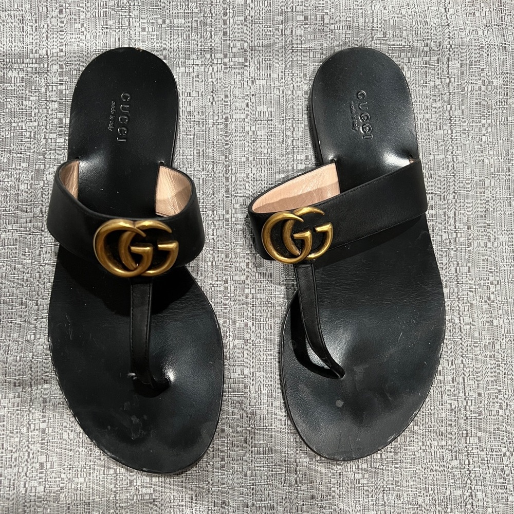 Gucci Authentic thong Sandals